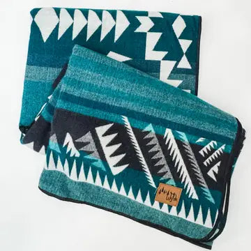 Wylde Brigade - Manta Aztec Reversible Blanket Throw