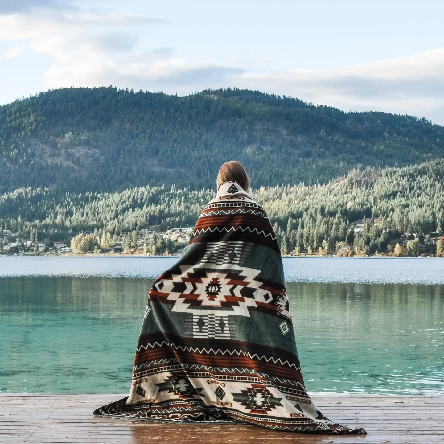 Wylde Brigade - Quilotoa Aztec Reversible Blanket Throw